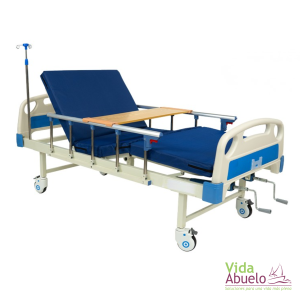 Cama manual de lujo con barandales, portasueros, colchón y mesa