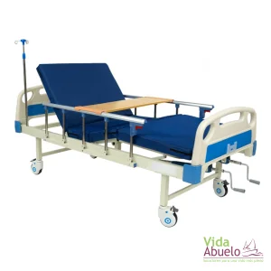 Cama manual de lujo con barandales, portasueros, colchón y mesa